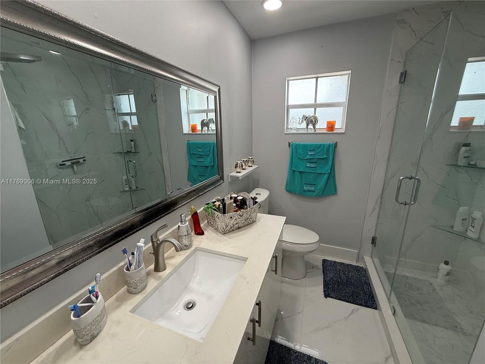 Vendido Recientemente: $595,000 (4 camas, 2 baños, 1456 Pies cuadrados)