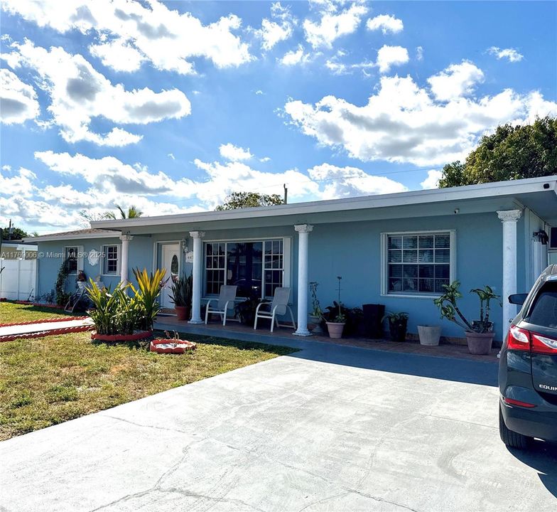 Vendido Recientemente: $595,000 (4 camas, 2 baños, 1456 Pies cuadrados)