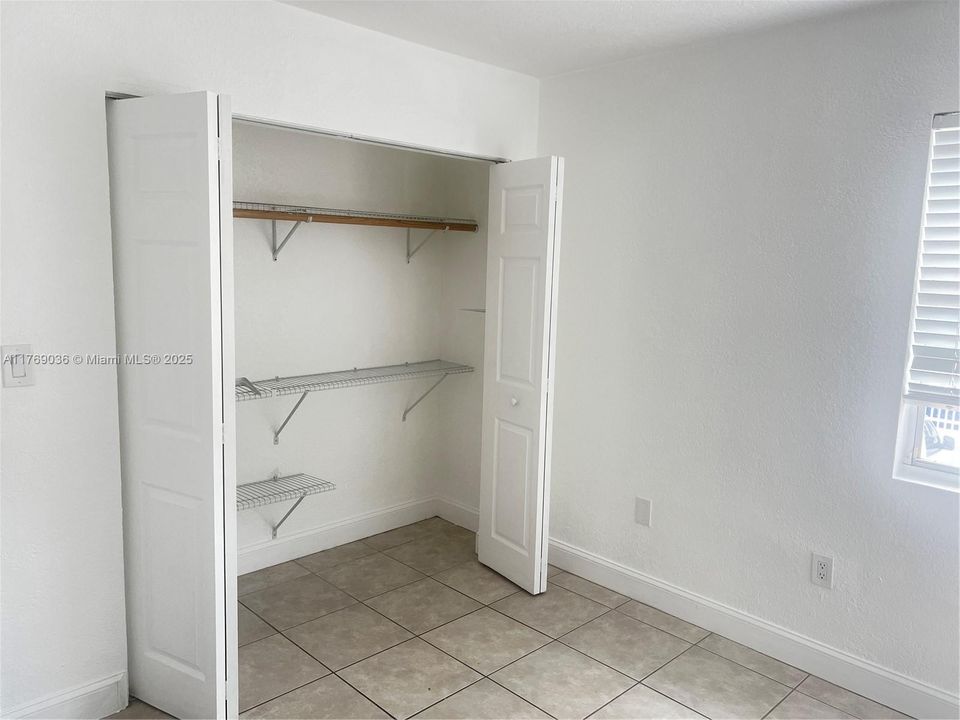 Recently Rented: $2,000 (2 beds, 1 baths, 700 Square Feet)