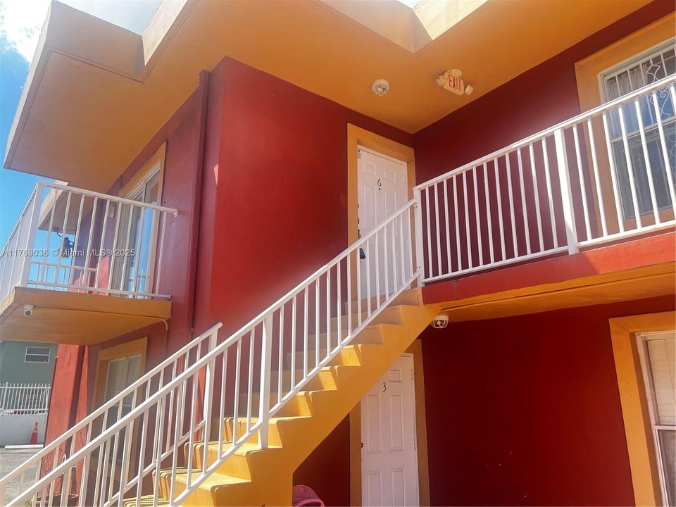 Recently Rented: $2,000 (2 beds, 1 baths, 700 Square Feet)