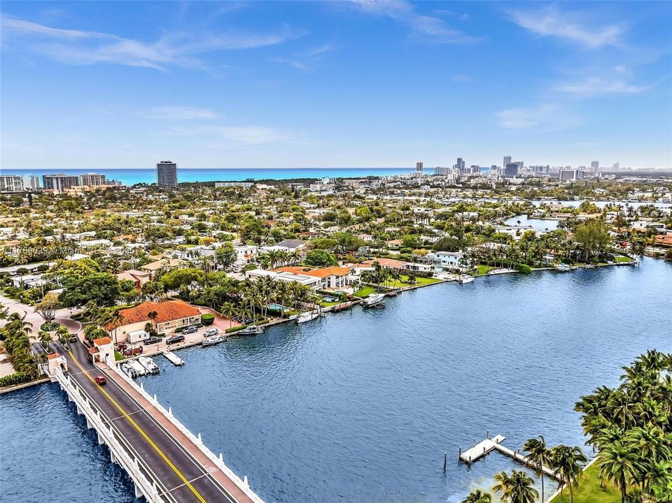 最近售出: $14,700,000 (7 贝兹, 7 浴室, 6565 平方英尺)