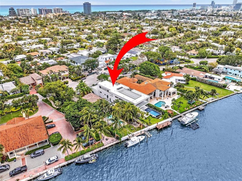 最近售出: $14,700,000 (7 贝兹, 7 浴室, 6565 平方英尺)