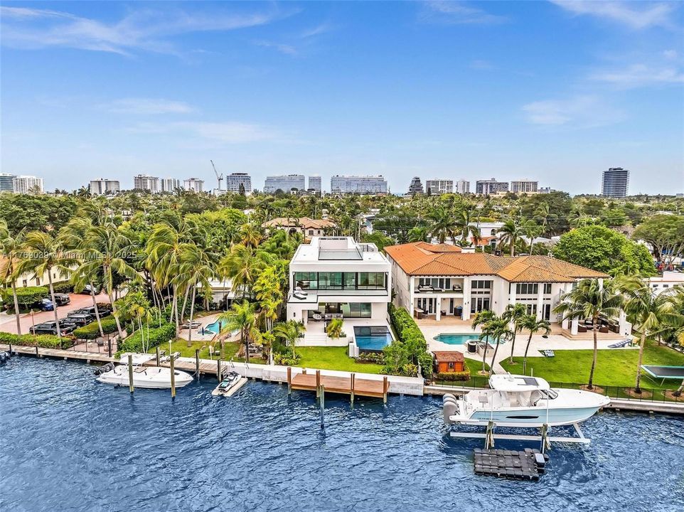 最近售出: $14,700,000 (7 贝兹, 7 浴室, 6565 平方英尺)