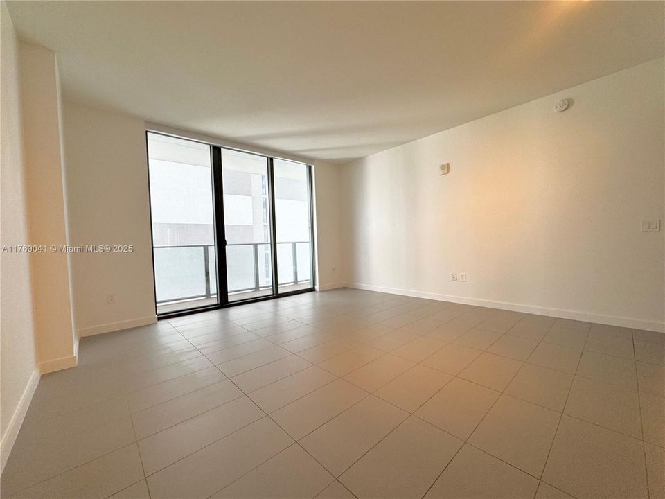 Recently Rented: $2,950 (1 beds, 1 baths, 754 Square Feet)