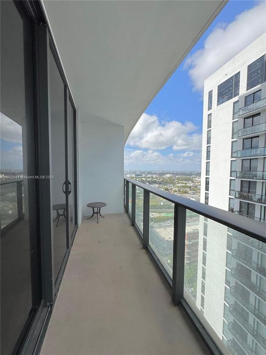 Recently Rented: $2,950 (1 beds, 1 baths, 754 Square Feet)