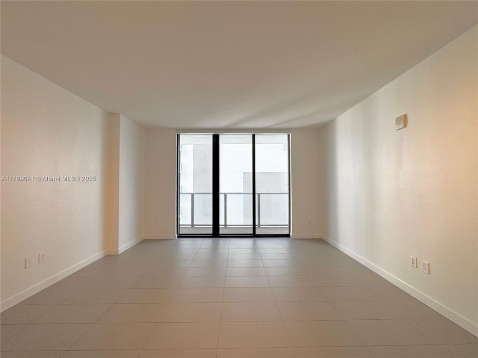 Recently Rented: $2,950 (1 beds, 1 baths, 754 Square Feet)