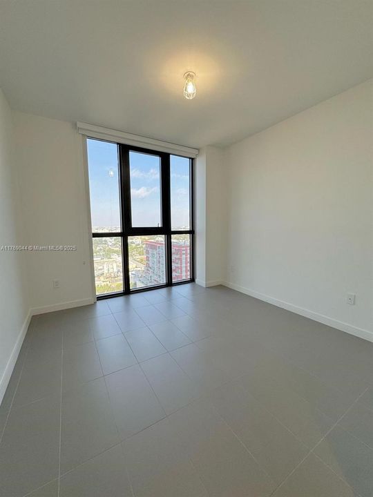 Recently Rented: $3,950 (2 beds, 2 baths, 1055 Square Feet)