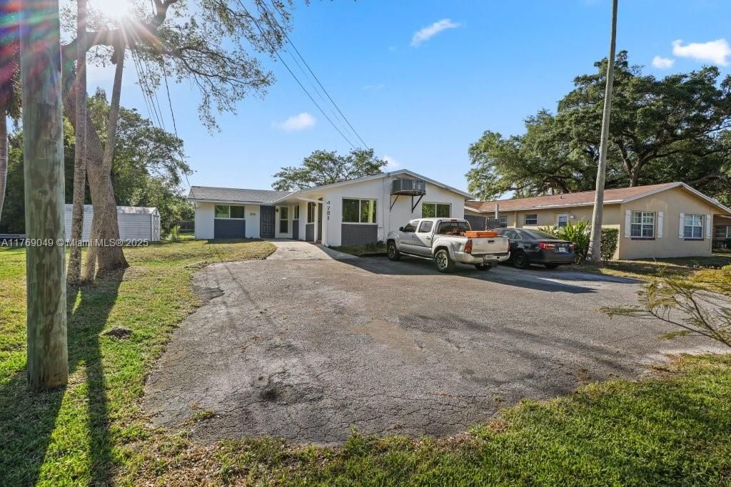 Recently Sold: $750,000 (0 beds, 0 baths, 1982 Square Feet)