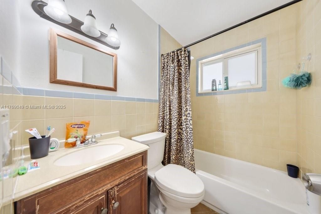 Recently Sold: $750,000 (0 beds, 0 baths, 1982 Square Feet)