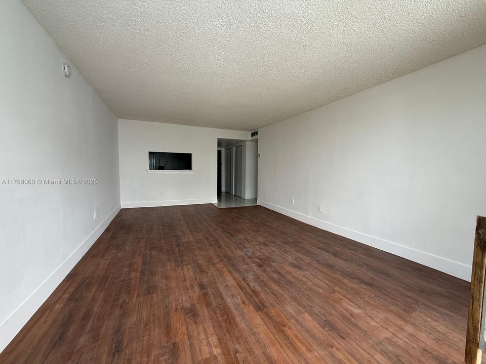 Recientemente alquilado: $1,900 (2 camas, 2 baños, 1175 Pies cuadrados)