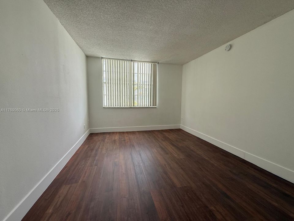 Recientemente alquilado: $1,900 (2 camas, 2 baños, 1175 Pies cuadrados)