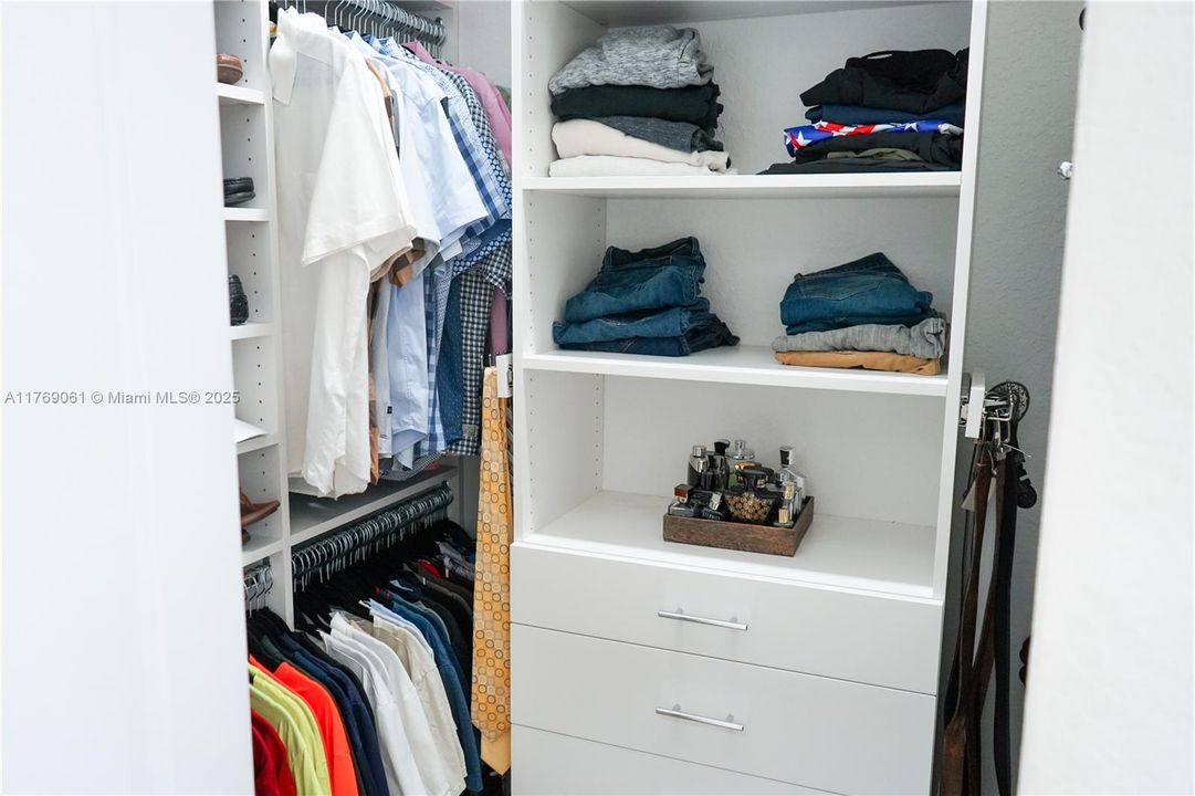 Vendido Recientemente: $685,000 (3 camas, 2 baños, 2050 Pies cuadrados)