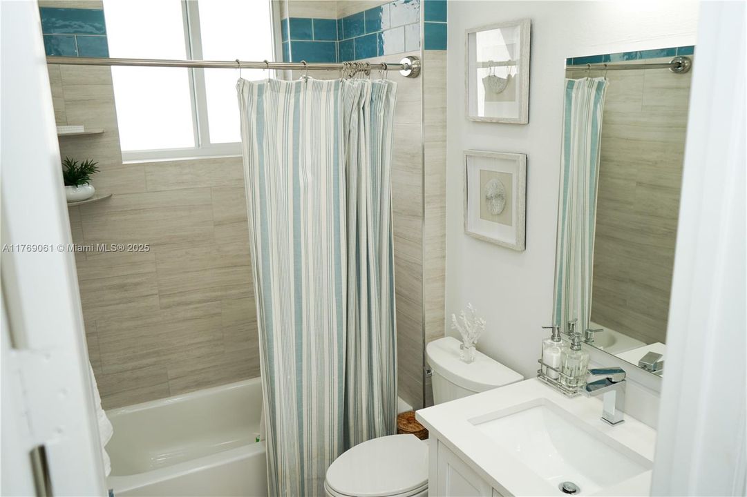 Vendido Recientemente: $685,000 (3 camas, 2 baños, 2050 Pies cuadrados)