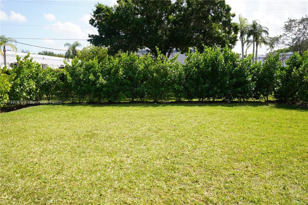 Vendido Recientemente: $685,000 (3 camas, 2 baños, 2050 Pies cuadrados)