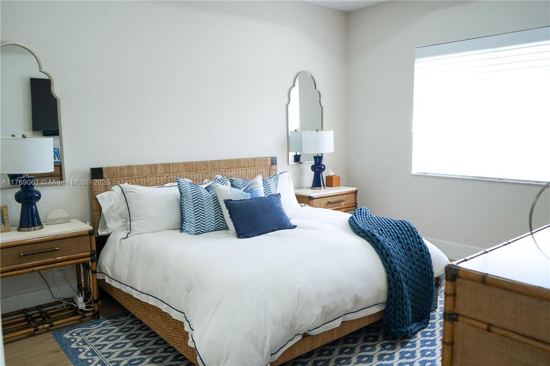 Vendido Recientemente: $685,000 (3 camas, 2 baños, 2050 Pies cuadrados)