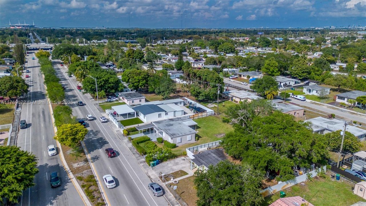 Recently Sold: $450,000 (3 beds, 1 baths, 864 Square Feet)