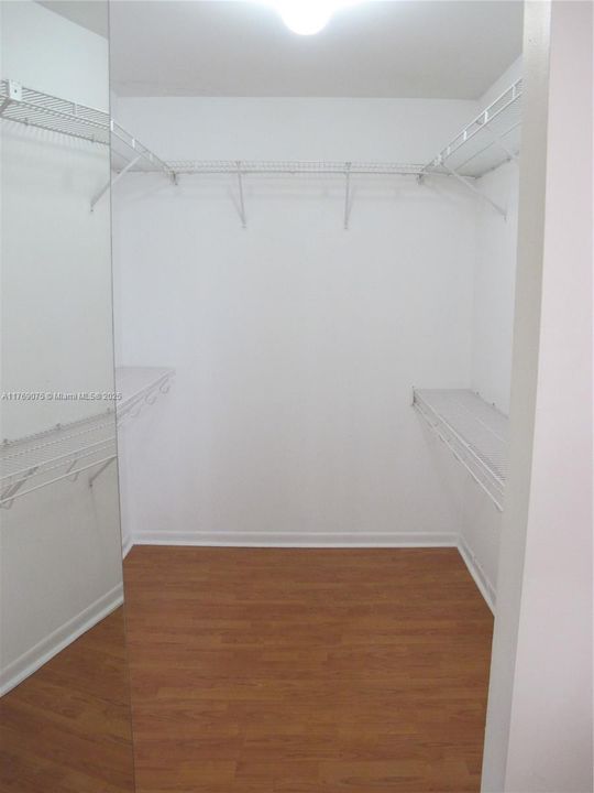 Vendido Recientemente: $350,000 (3 camas, 2 baños, 1630 Pies cuadrados)