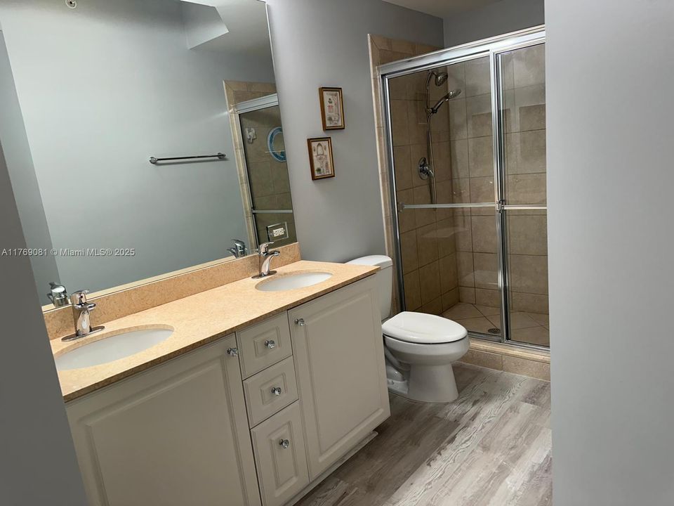 Недавно арендовано: $2,450 (2 спален, 2 ванн, 1137 Квадратных фут)