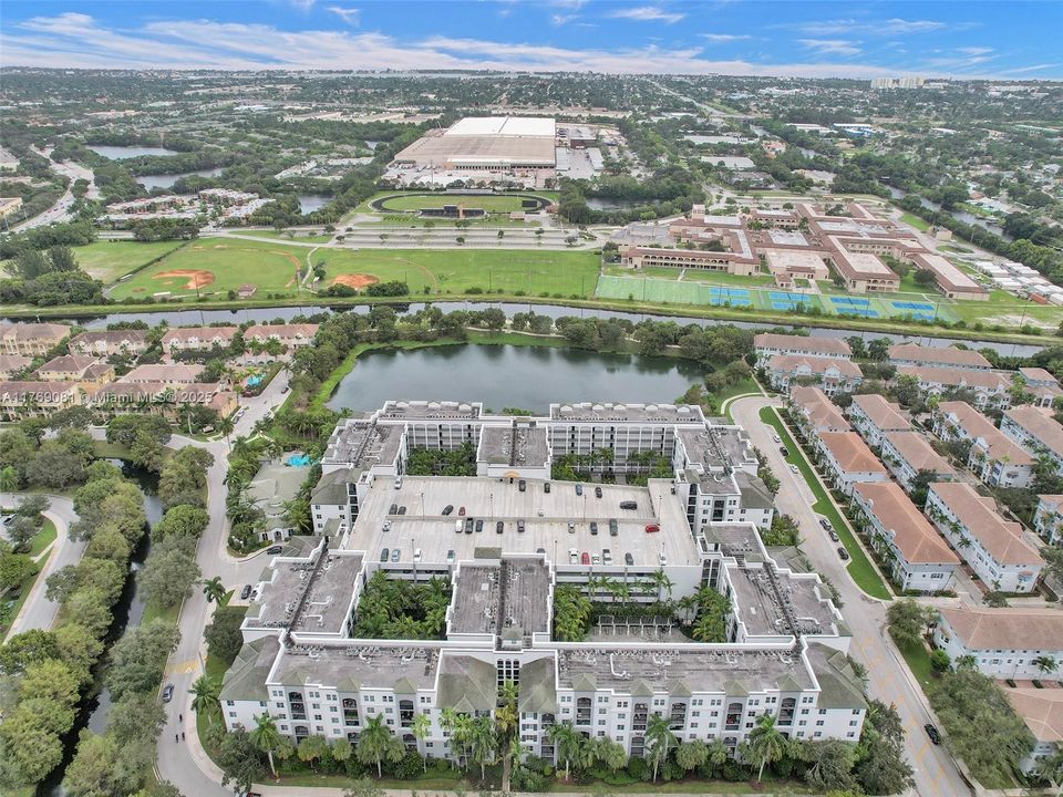 Недавно арендовано: $2,450 (2 спален, 2 ванн, 1137 Квадратных фут)