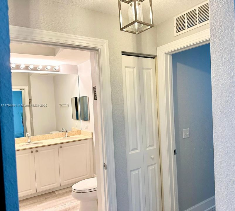 Недавно арендовано: $2,450 (2 спален, 2 ванн, 1137 Квадратных фут)