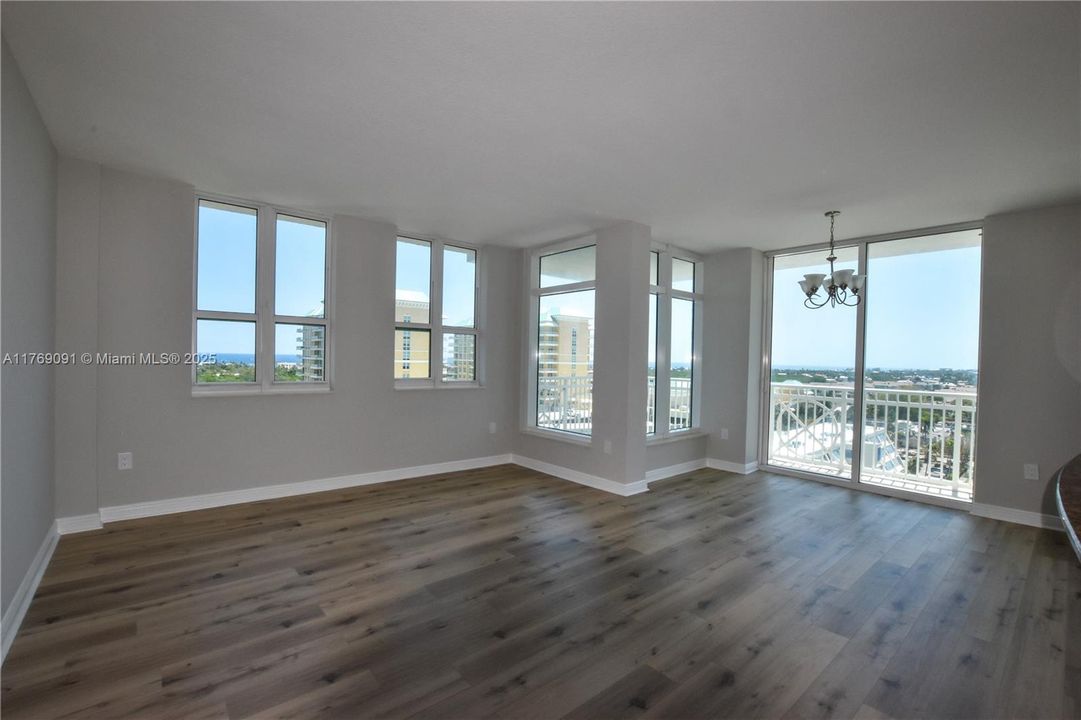 Recently Rented: $3,500 (2 beds, 2 baths, 1385 Square Feet)