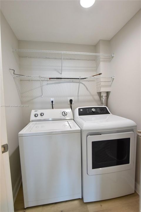 Recently Rented: $3,500 (2 beds, 2 baths, 1385 Square Feet)