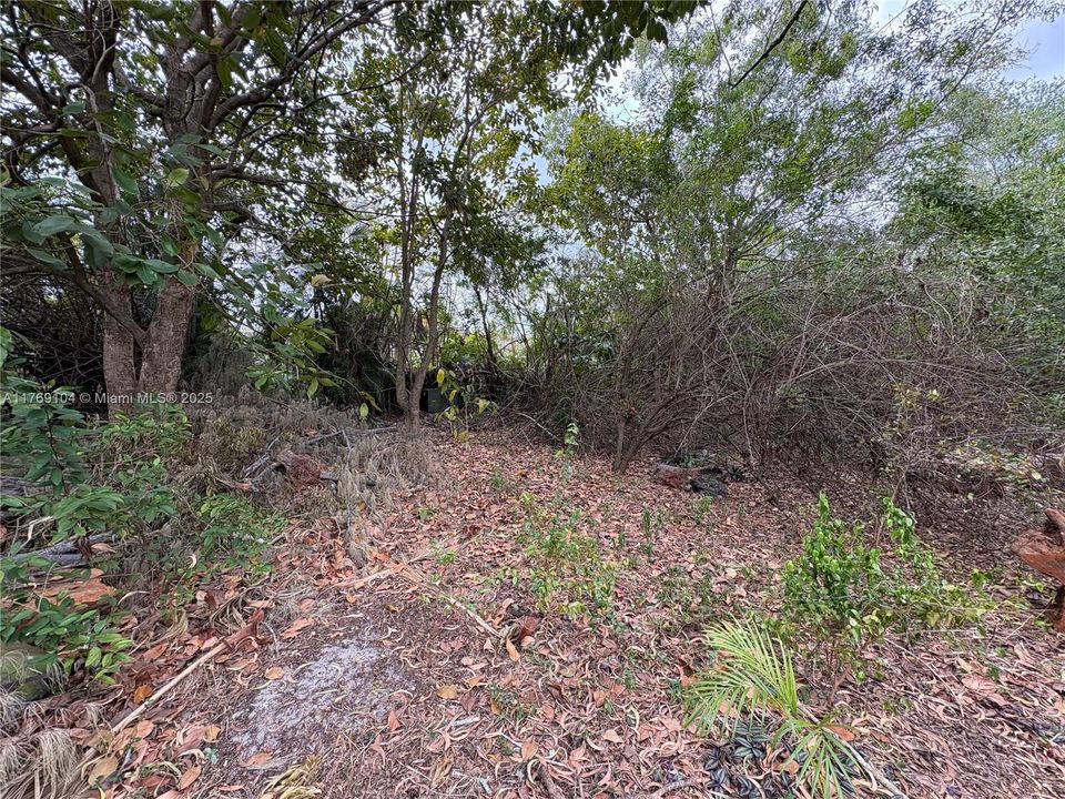 For Sale: $1,000,000 (1.70 acres)