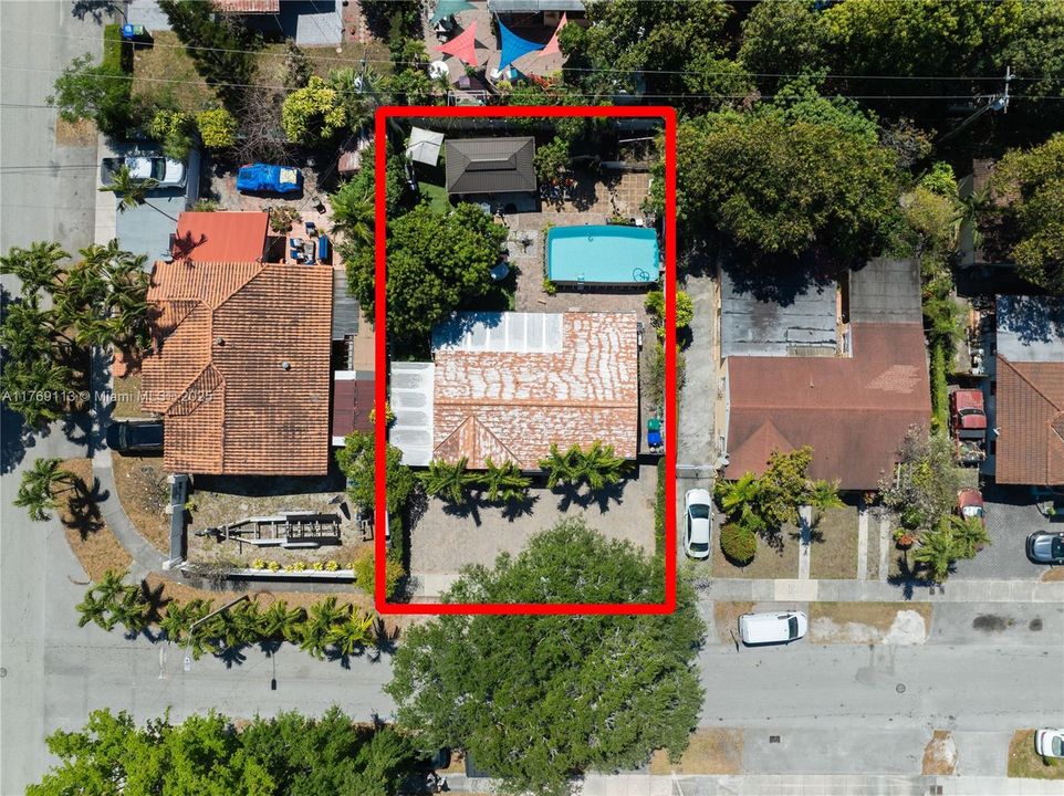 Recently Sold: $695,000 (3 beds, 2 baths, 1088 Square Feet)