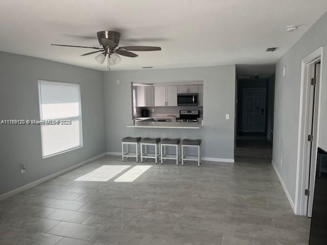 最近租的: $1,800 (2 贝兹, 2 浴室, 0 平方英尺)