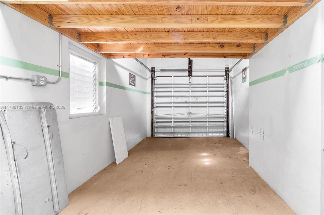 Recently Rented: $4,450 (3 beds, 2 baths, 1635 Square Feet)