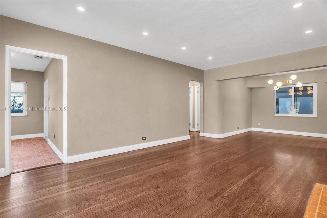 Recently Rented: $4,450 (3 beds, 2 baths, 1635 Square Feet)