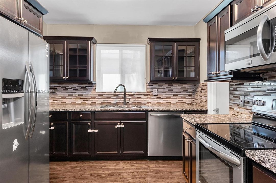 Recently Rented: $4,450 (3 beds, 2 baths, 1635 Square Feet)