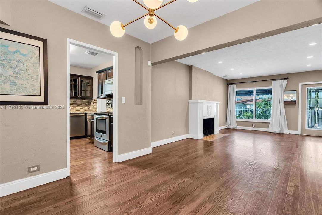 Recently Rented: $4,450 (3 beds, 2 baths, 1635 Square Feet)