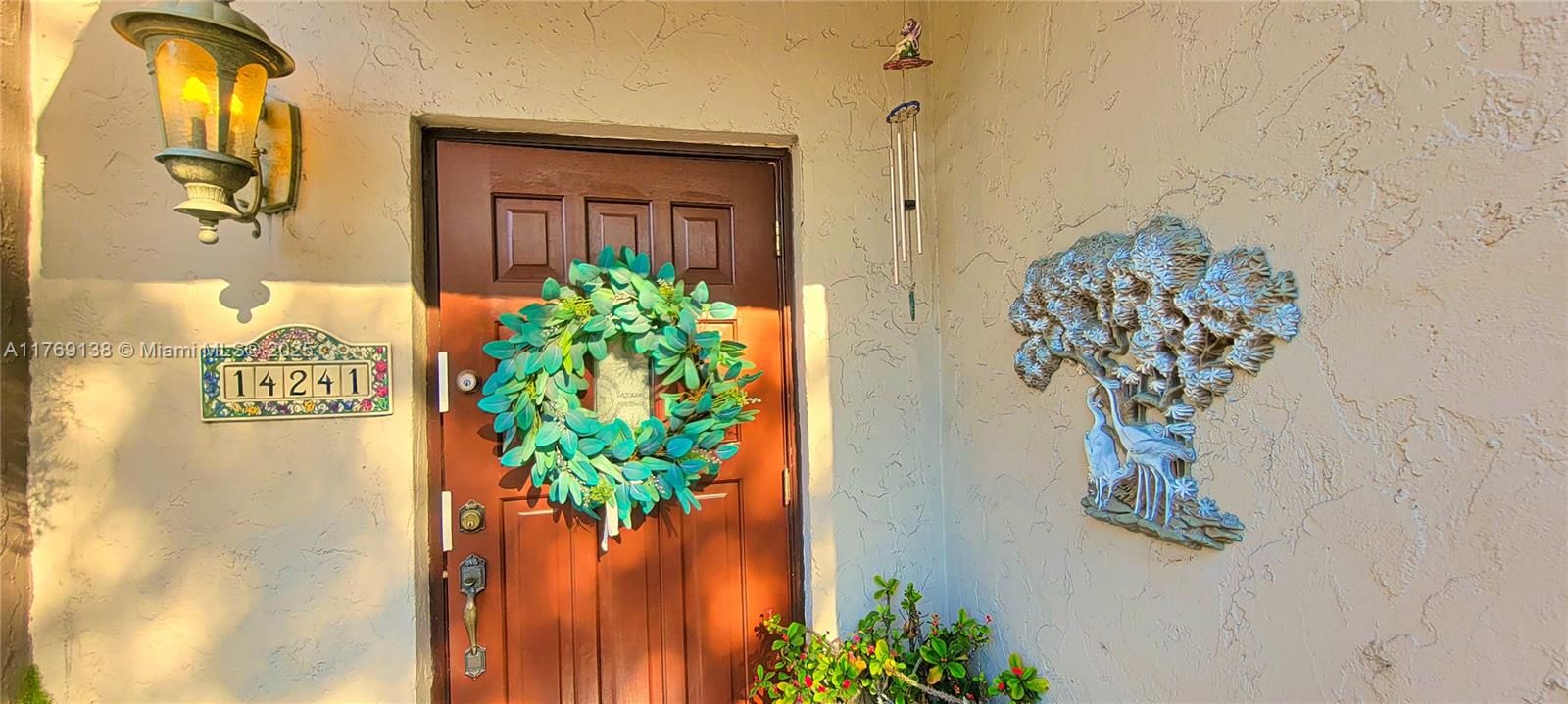 На продажу: $284,995 (2 спален, 2 ванн, 1182 Квадратных фут)