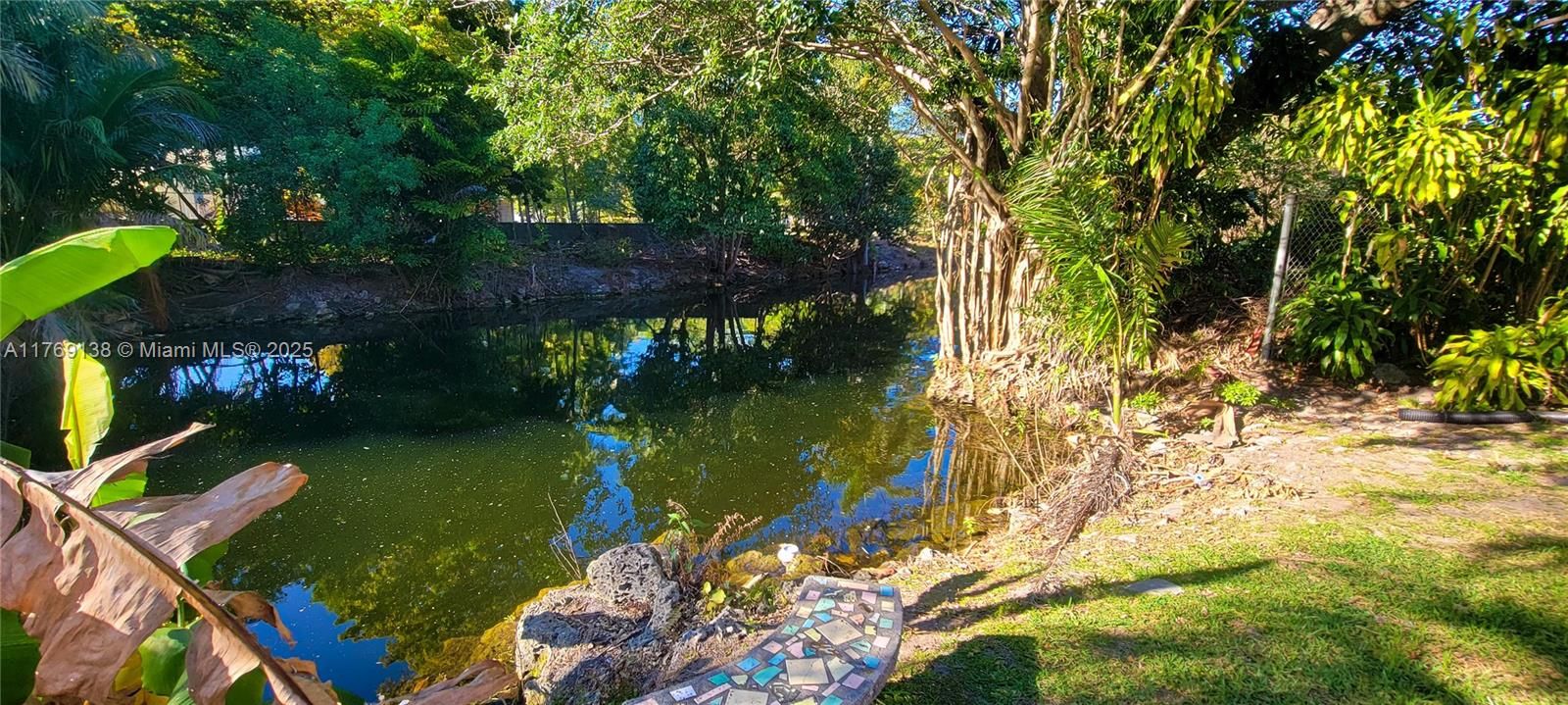 На продажу: $284,995 (2 спален, 2 ванн, 1182 Квадратных фут)