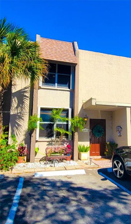 На продажу: $284,995 (2 спален, 2 ванн, 1182 Квадратных фут)