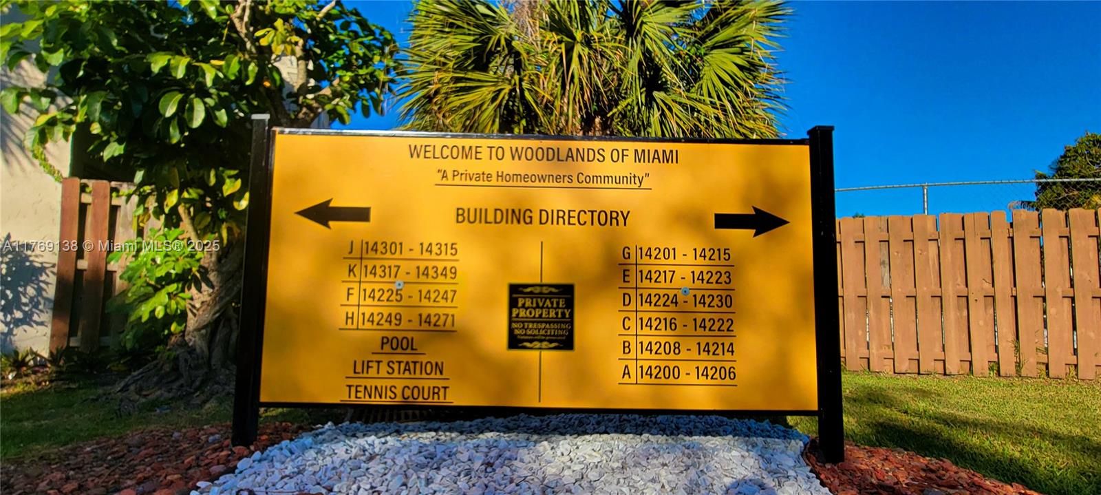 На продажу: $284,995 (2 спален, 2 ванн, 1182 Квадратных фут)