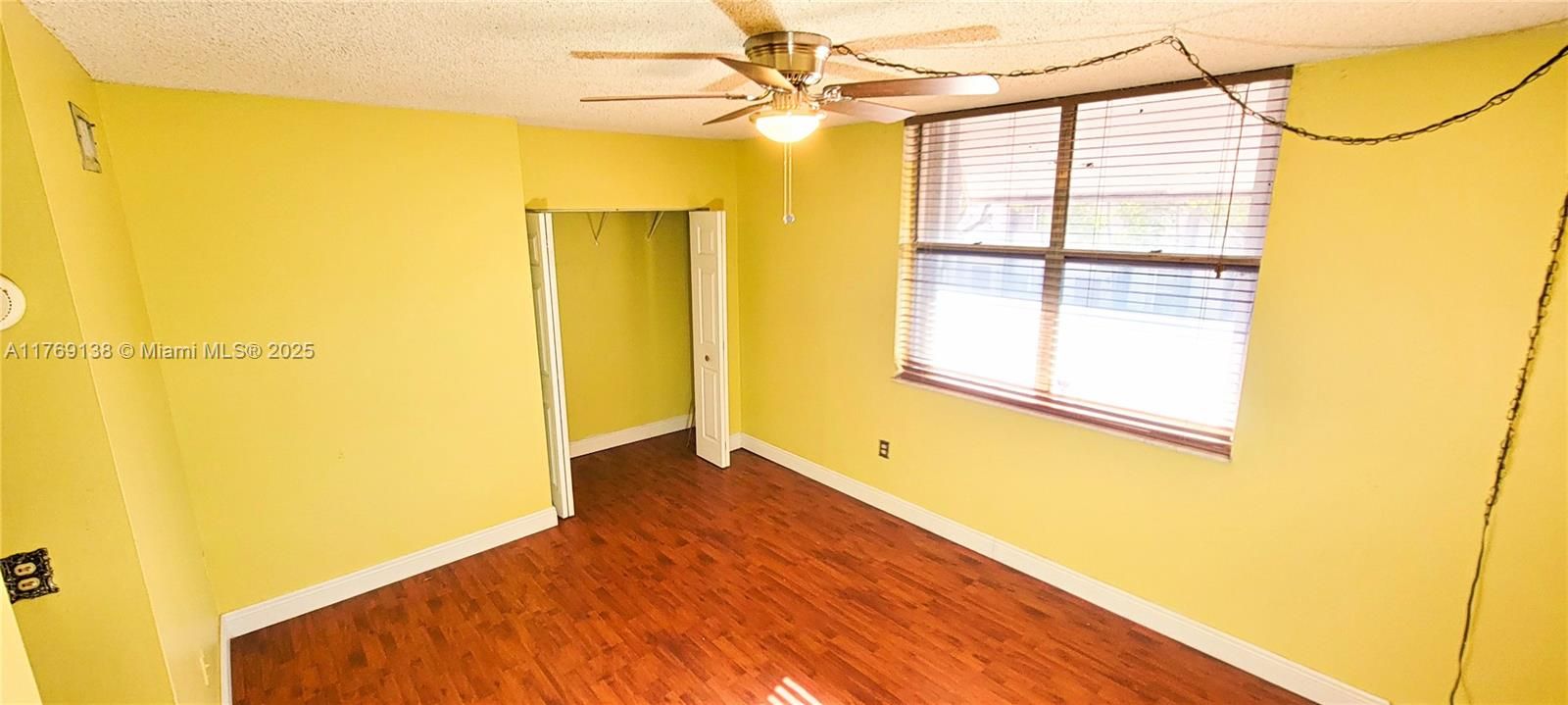 На продажу: $284,995 (2 спален, 2 ванн, 1182 Квадратных фут)