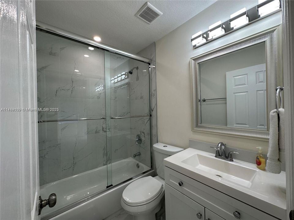 Недавно арендовано: $3,700 (3 спален, 2 ванн, 2580 Квадратных фут)