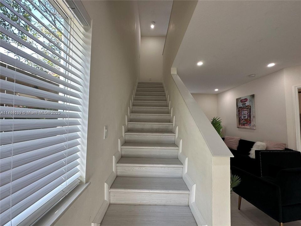 Недавно арендовано: $3,700 (3 спален, 2 ванн, 2580 Квадратных фут)