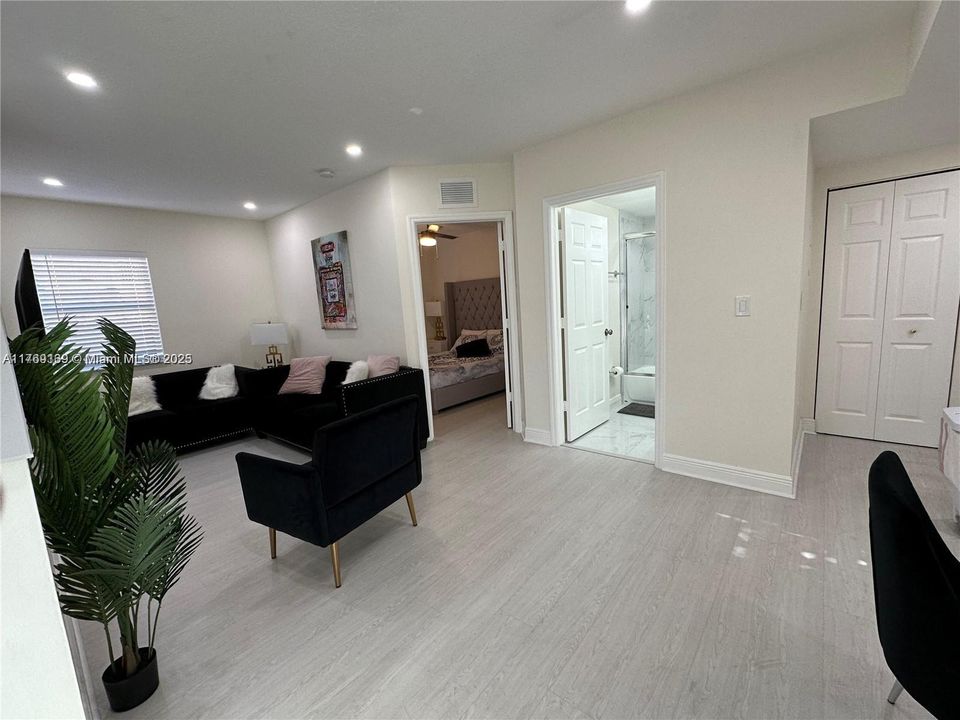 Недавно арендовано: $3,700 (3 спален, 2 ванн, 2580 Квадратных фут)