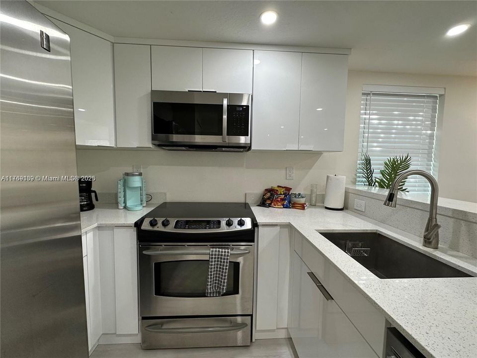 Недавно арендовано: $3,700 (3 спален, 2 ванн, 2580 Квадратных фут)