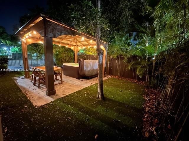 Недавно арендовано: $3,700 (3 спален, 2 ванн, 2580 Квадратных фут)