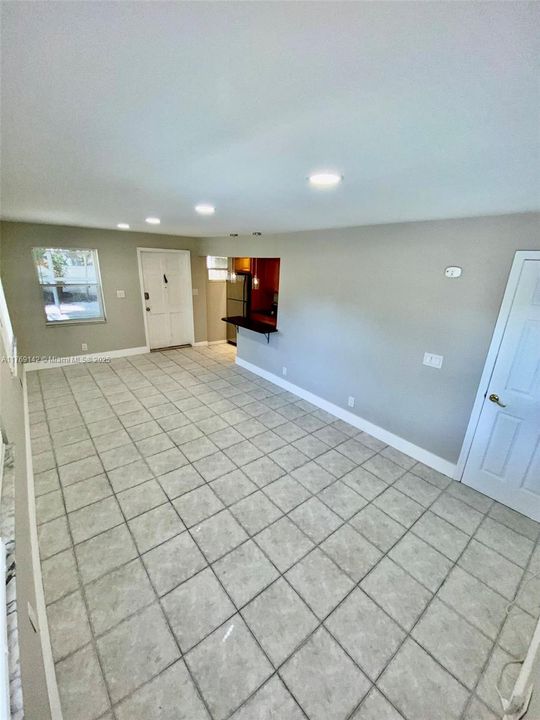 Recently Rented: $2,000 (1 beds, 1 baths, 550 Square Feet)