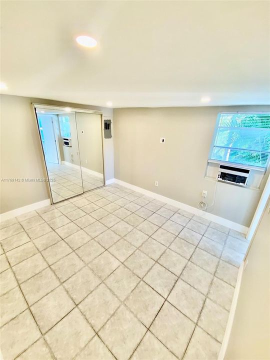 Recently Rented: $2,000 (1 beds, 1 baths, 550 Square Feet)