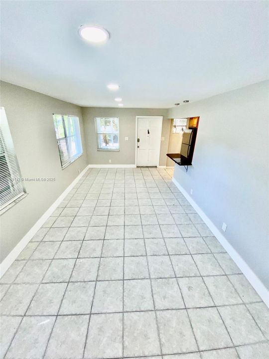 Recently Rented: $2,000 (1 beds, 1 baths, 550 Square Feet)