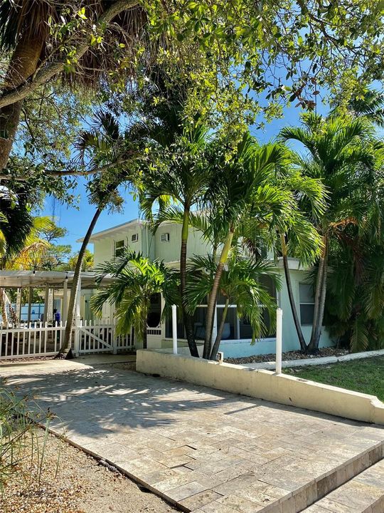 Recently Rented: $2,000 (1 beds, 1 baths, 550 Square Feet)