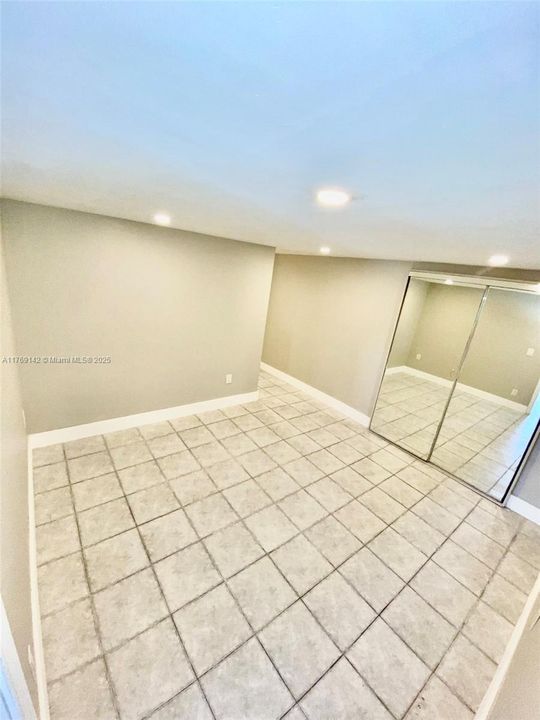 Recently Rented: $2,000 (1 beds, 1 baths, 550 Square Feet)