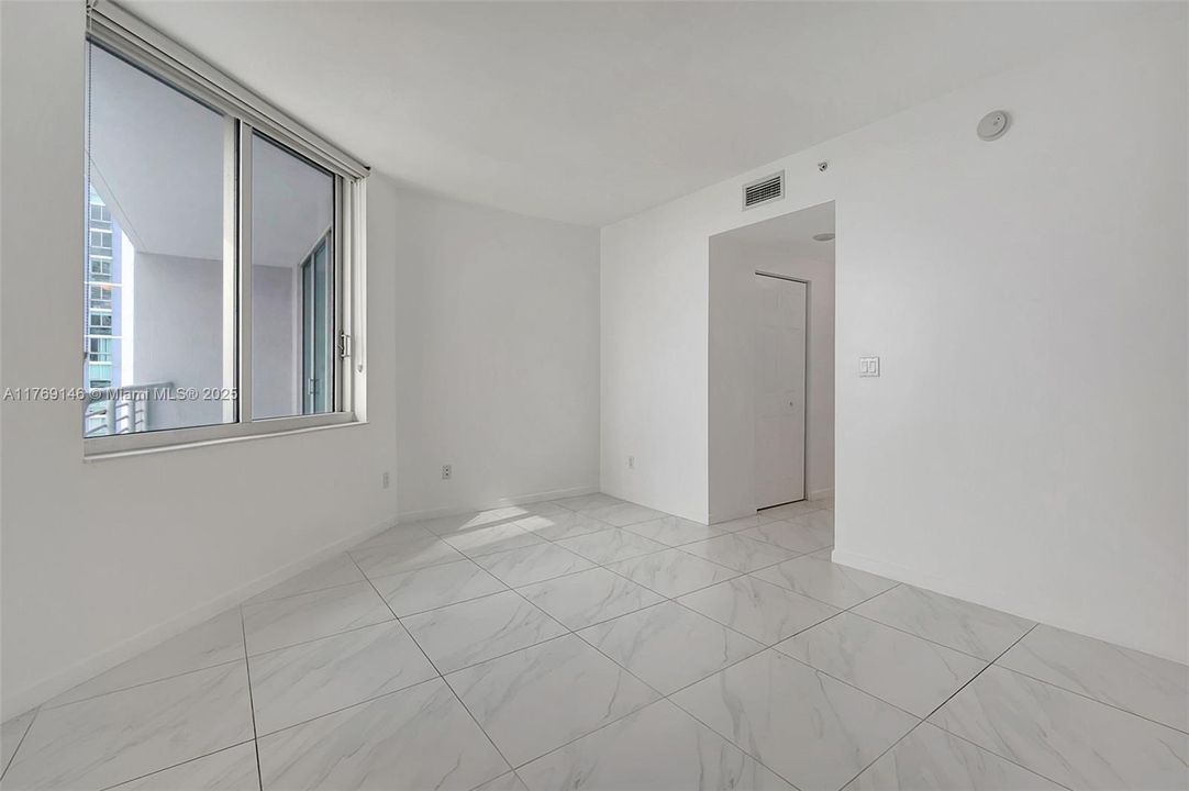 Недавно арендовано: $3,600 (2 спален, 2 ванн, 1105 Квадратных фут)