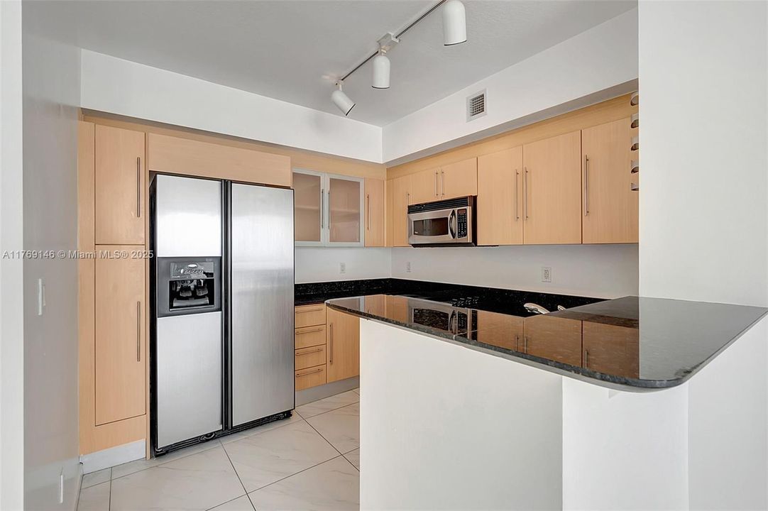 Недавно арендовано: $3,600 (2 спален, 2 ванн, 1105 Квадратных фут)